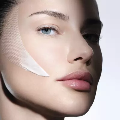 Restorative bandage technology of Helena Rubinstein Replasty Age Recovery Day on glycated skin.