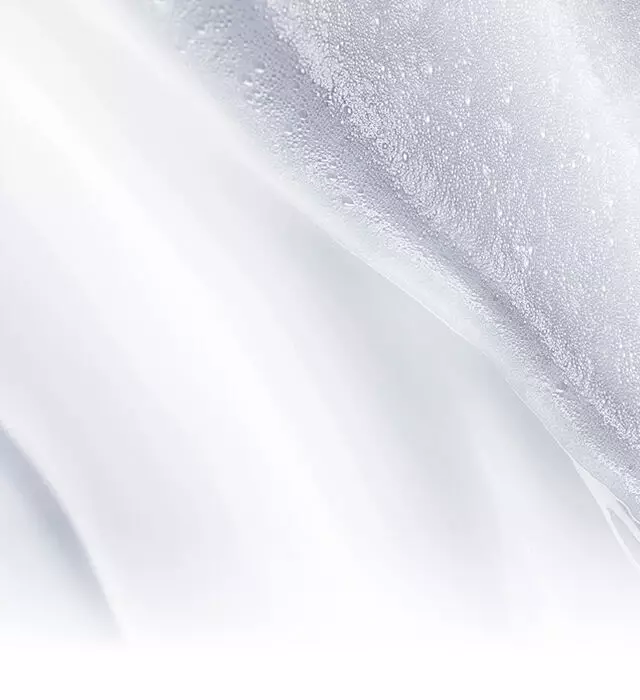 Helena Rubinstein sensory expertise featuring a high-performance transformative cream-to-foam cleansing texture.