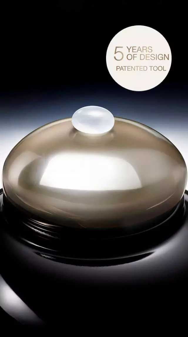 Patented cryogenic cooling tool on a luxurious Helena Rubinstein product jar, delivering an instant refreshing effect.