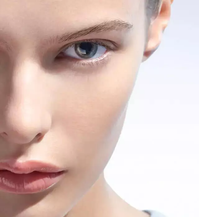 Model with clear skin illustrating Pure Ritual benefits: removes pollution, maintains barrier, and rebalances.